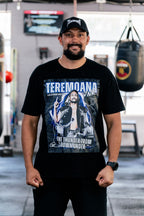 Teremoana wearing the black Thunder From Down Under tee, front view with the fight poster print